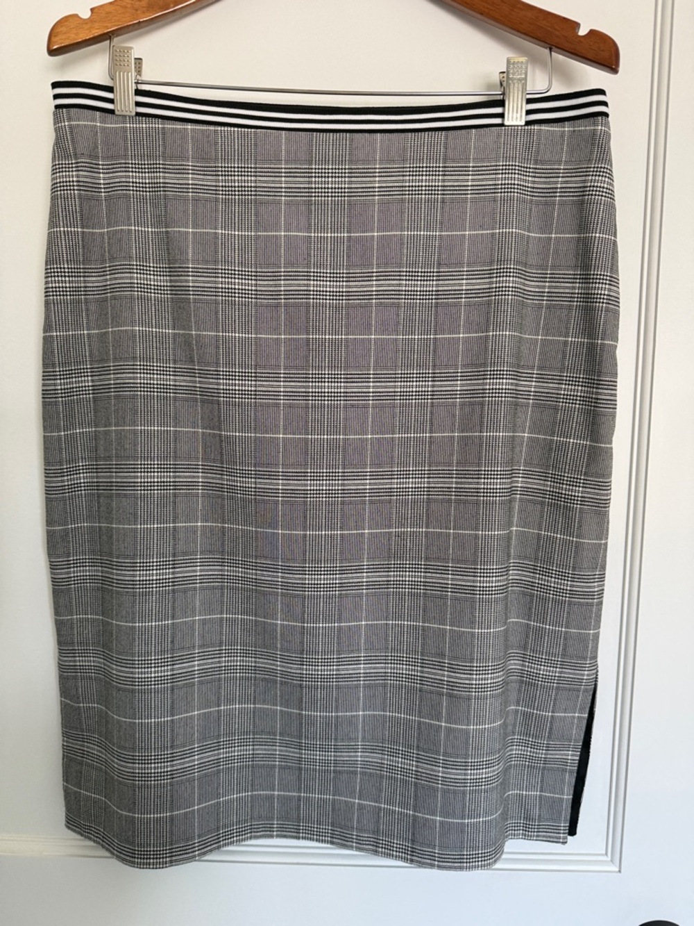 Banana Republic 12 Gray Plaid Pencil Skirt with Striped Waistband